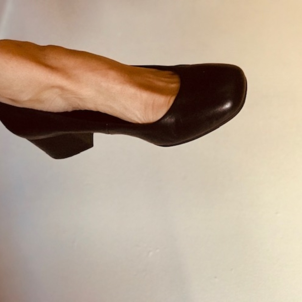 Born Amery Classic Black Pumps